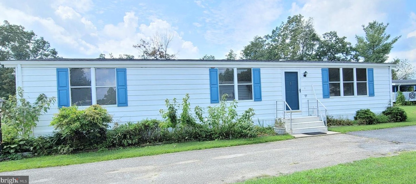 140 Country Ln, Buena Vista Township, NJ 08310