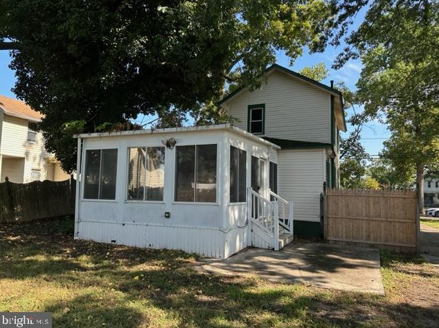 408 2nd St, Elm, NJ 08037-1542