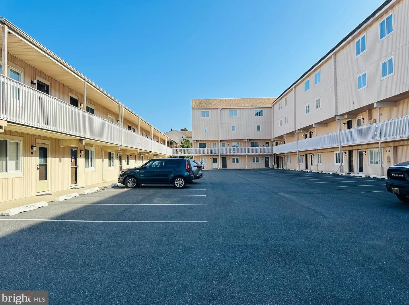 323 44th St S #4, Brigantine City, NJ 08203