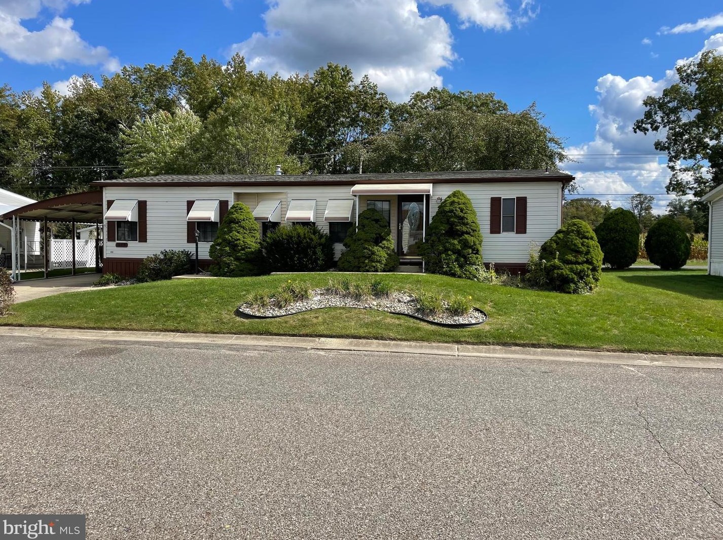 319 John Alden Dr, Buena Vista Township, NJ 08310
