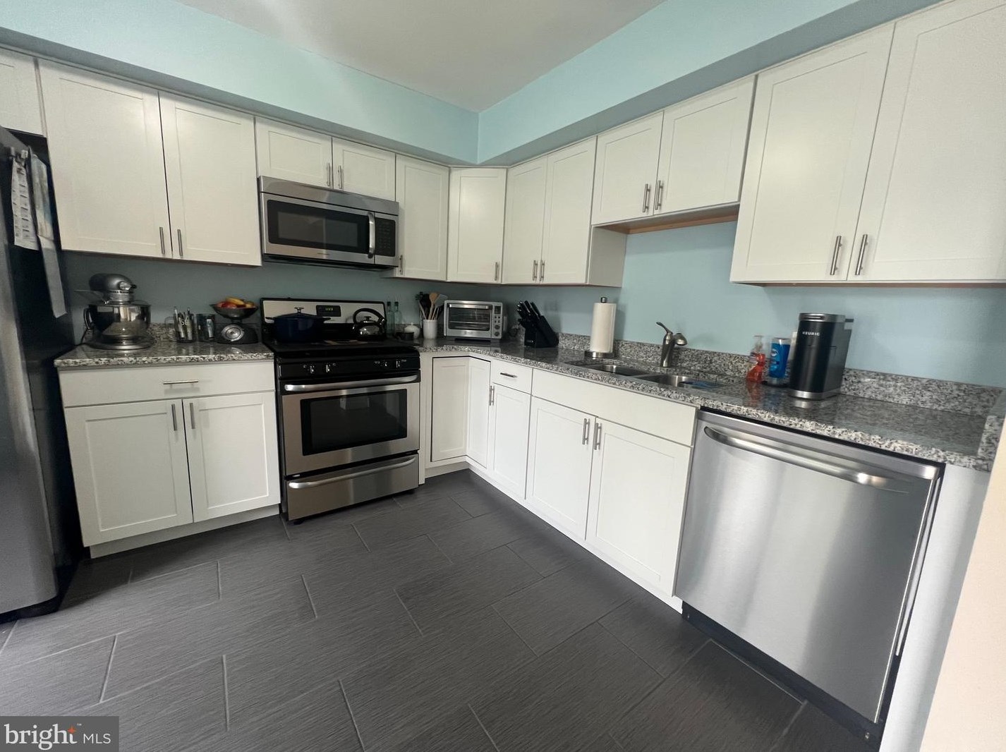 11 Jamestown Blvd, Elm, NJ 08037-2106
