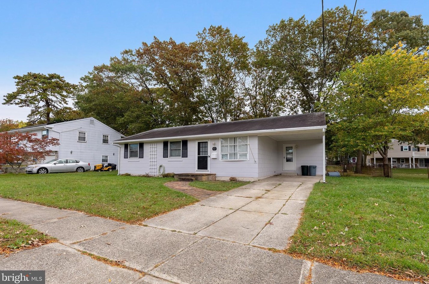 13 Cooper Dr, Somers Point, NJ 08244