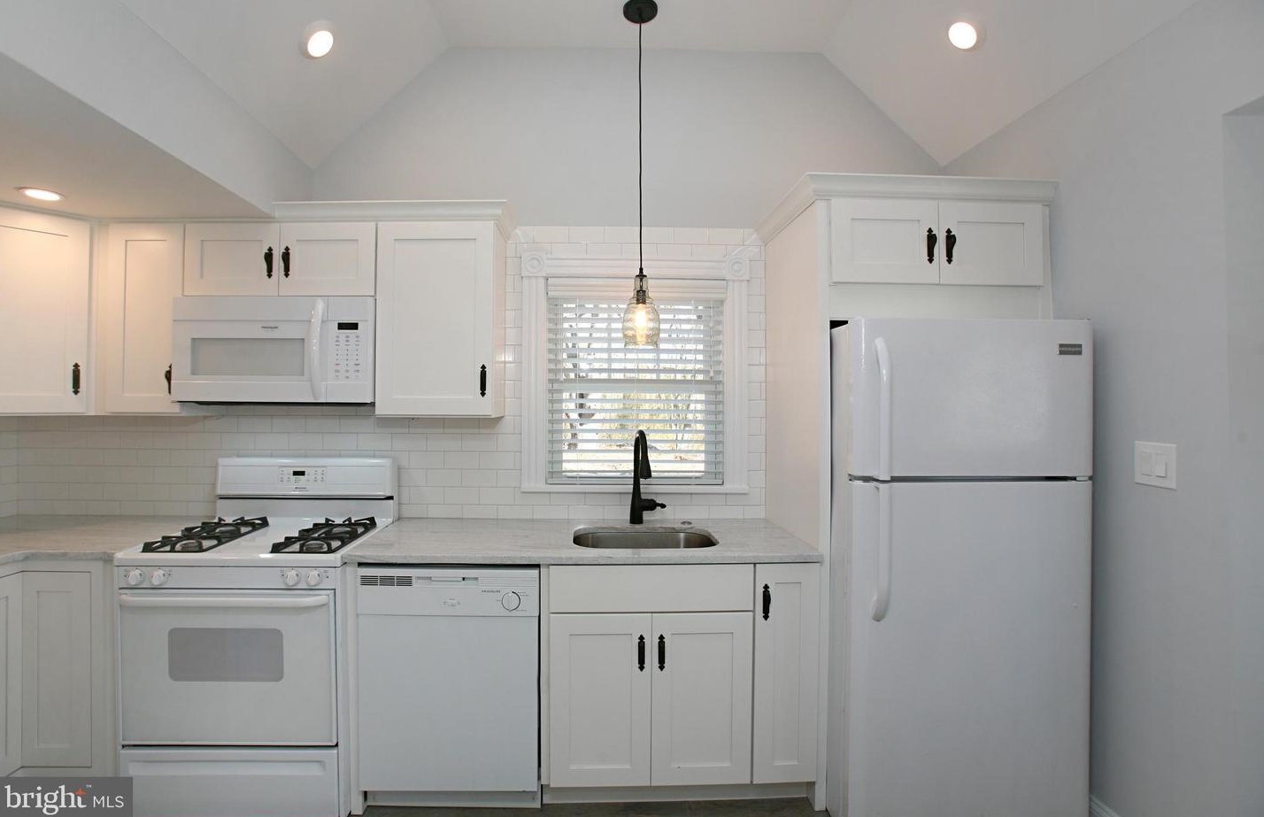 412 W Ocean Heights Ave, Linwood, NJ 08221
