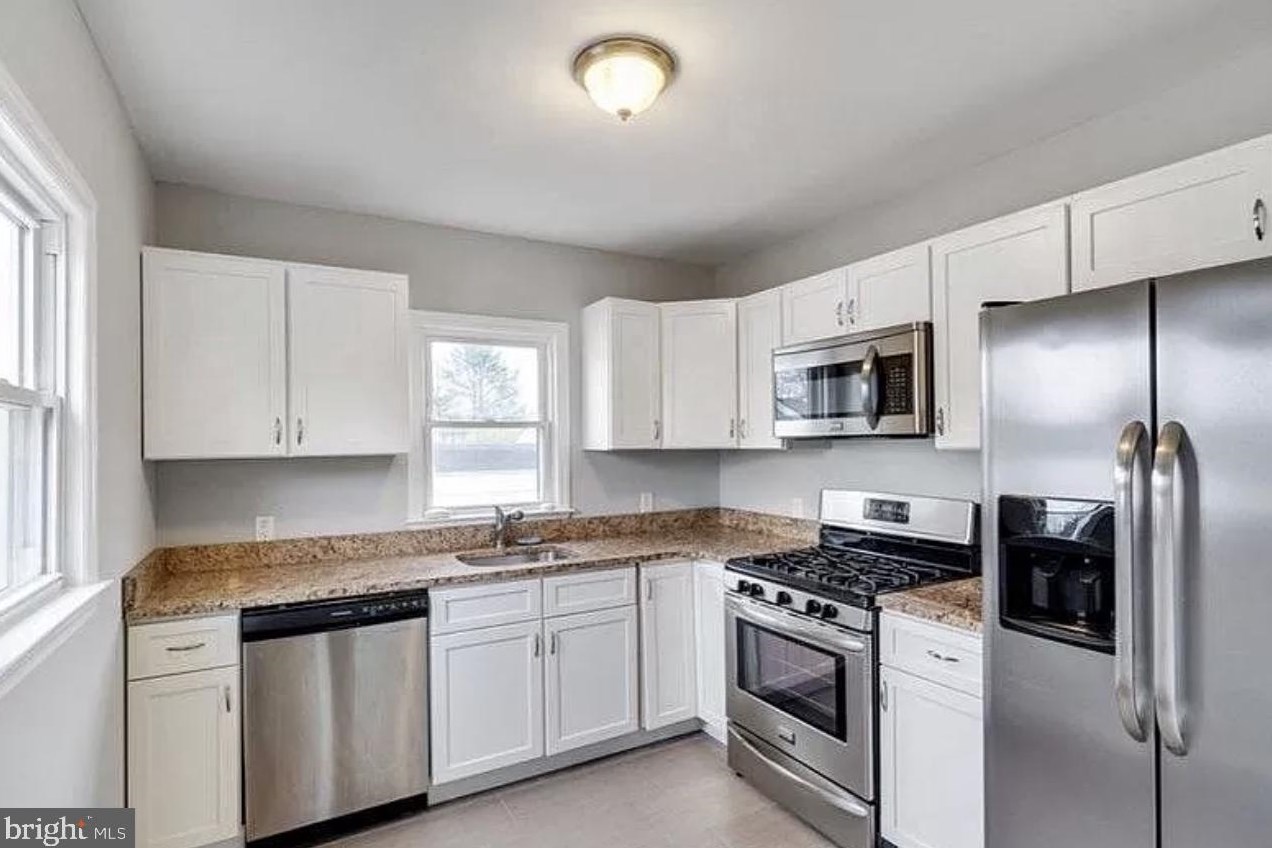 524 Pratt St, Elm, NJ 08037