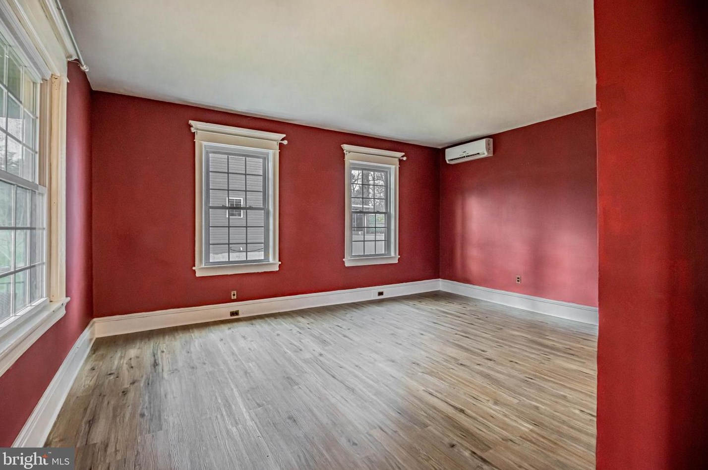 563 Central Ave, Elm NJ 08037-1646 exterior