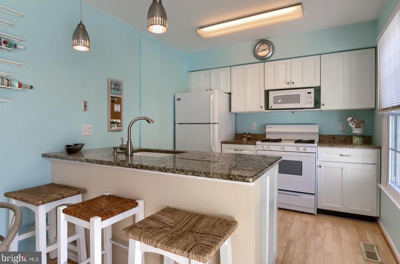 178 39 St, Brigantine City NJ 08203-3302 exterior