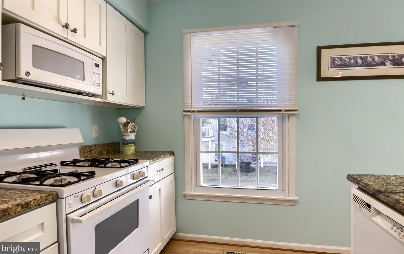 178 39 St, Brigantine City NJ 08203-3302 exterior