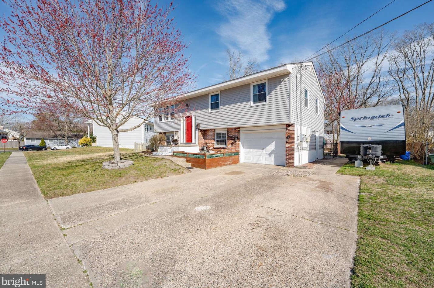 3 Cooper Dr, Somers Point, NJ 08244