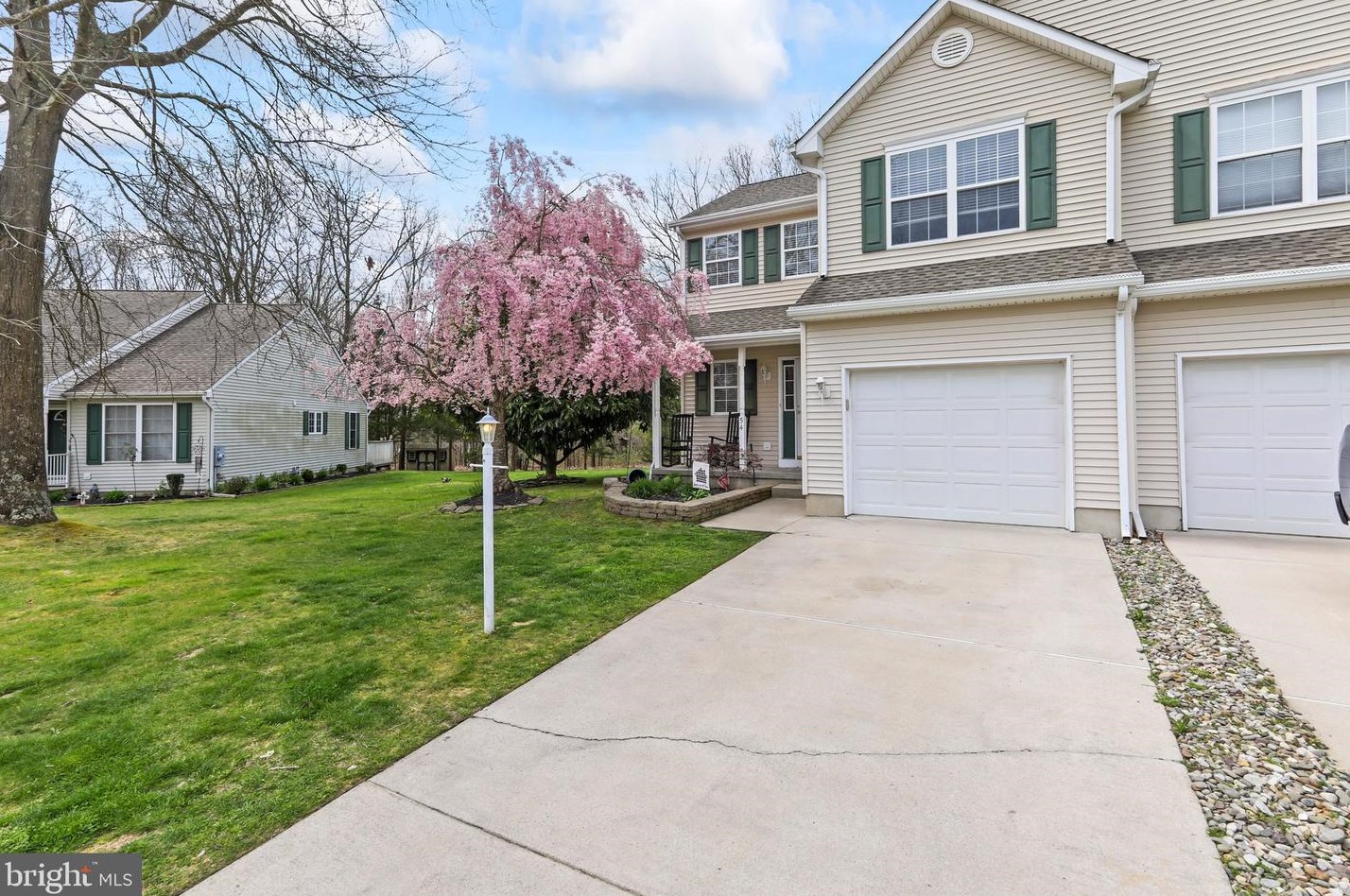 54 Kay Dr, Elm, NJ 08037-1203