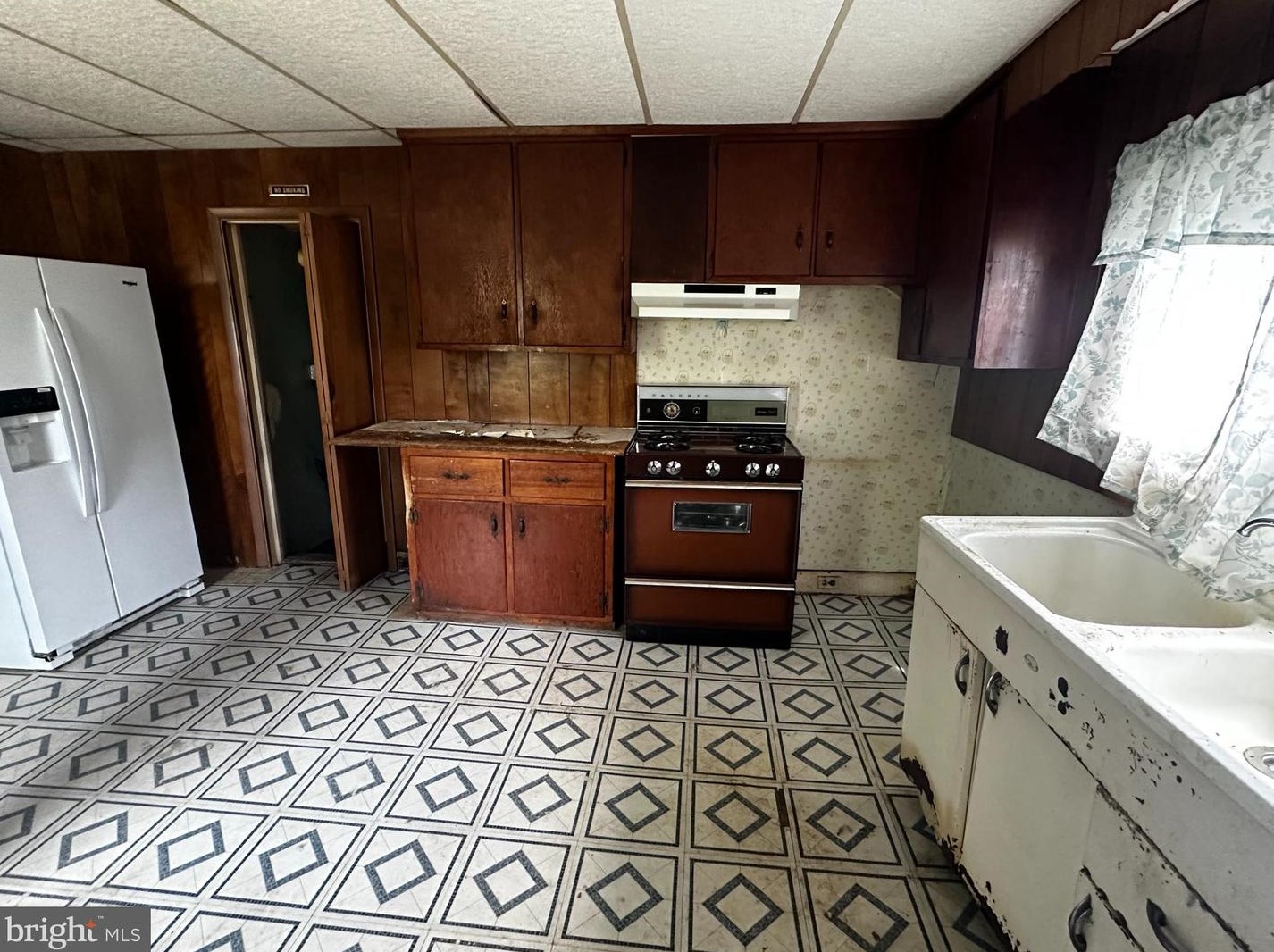 394 N White Horse Pike, Elm, NJ 08037