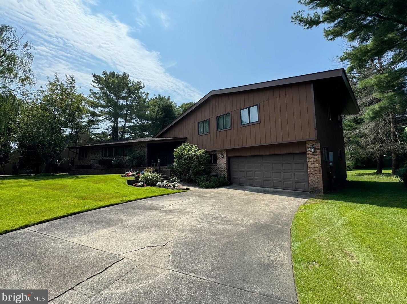 201 Arbor Ct E, Linwood, NJ 08221