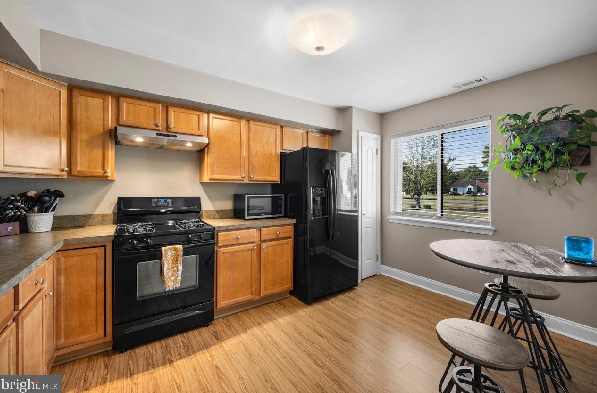 18 Jamestown Blvd, Elm, NJ 08037