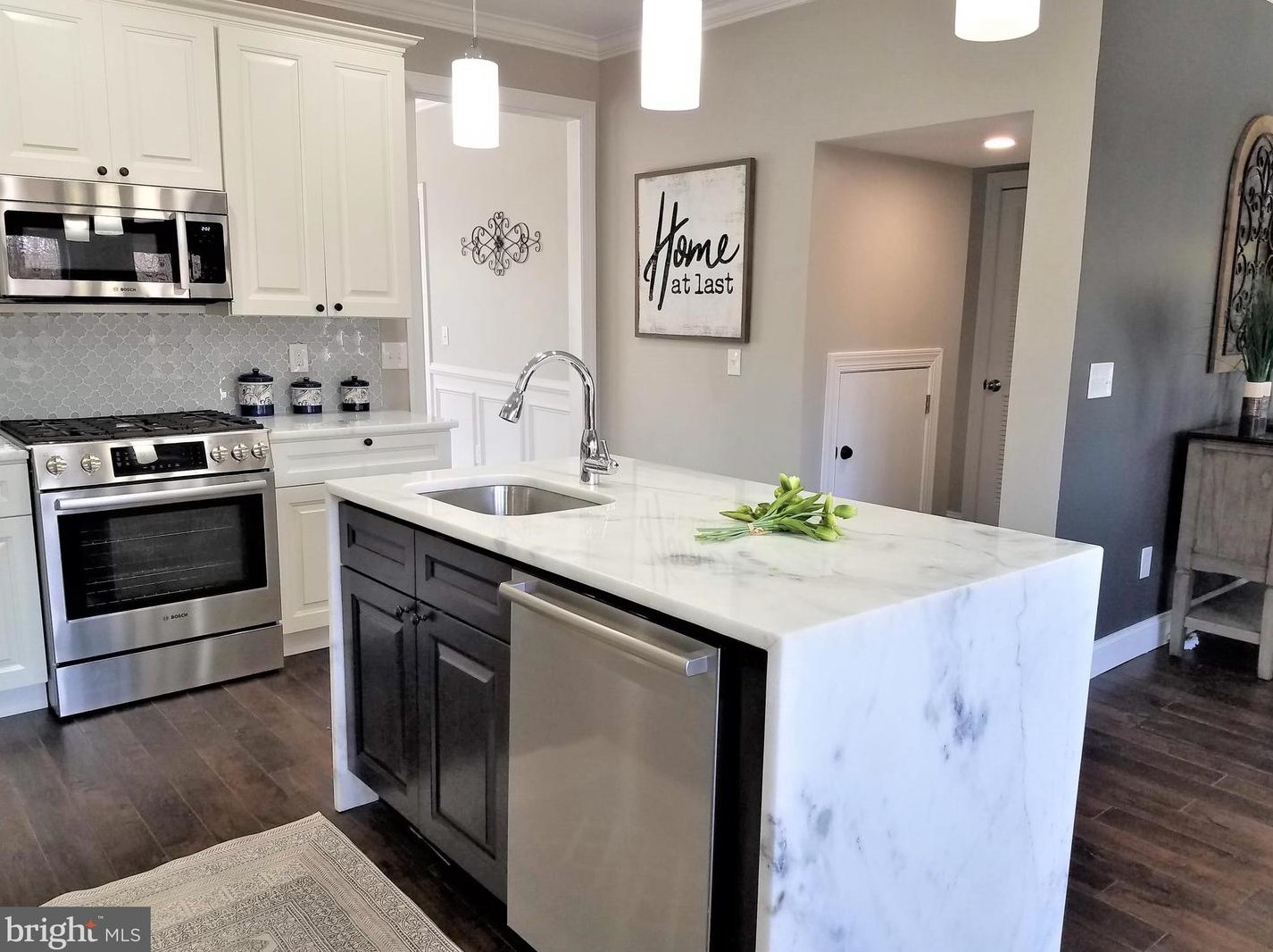 703 Devon Rd, Moorestown NJ 08057-1644 exterior