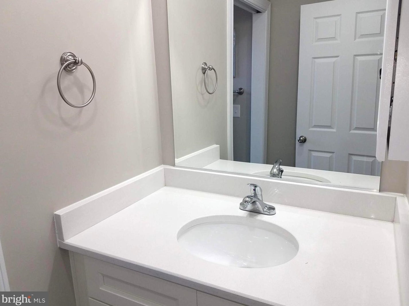 703 Devon Rd, Moorestown NJ 08057-1644 exterior