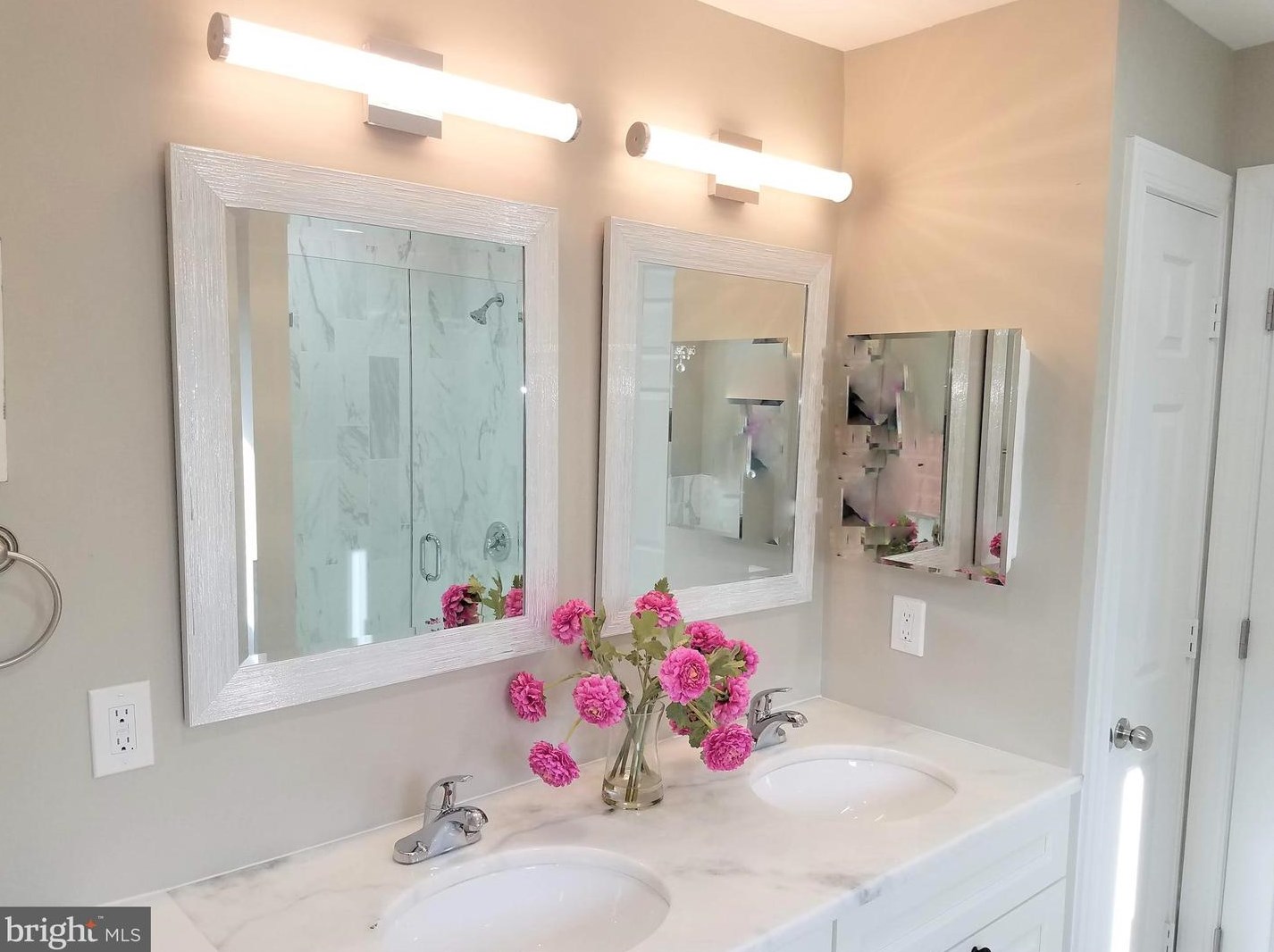 703 Devon Rd, Moorestown NJ 08057-1644 exterior