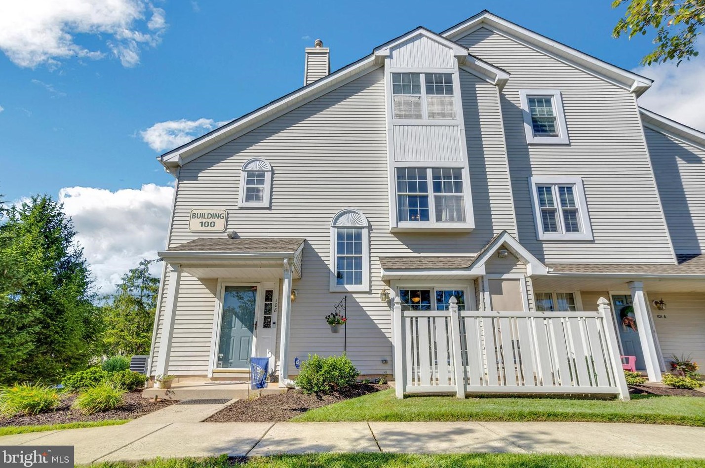 108 Oliphant Ln, Mount Laurel, NJ 08054-5241