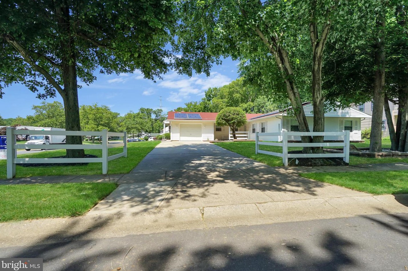 2 Nevada Ln, Willingboro, NJ 08046