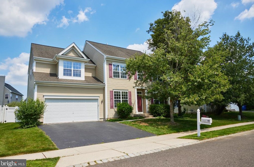 19 Sagamore Ln, Chesterfield, NJ 08505-4458