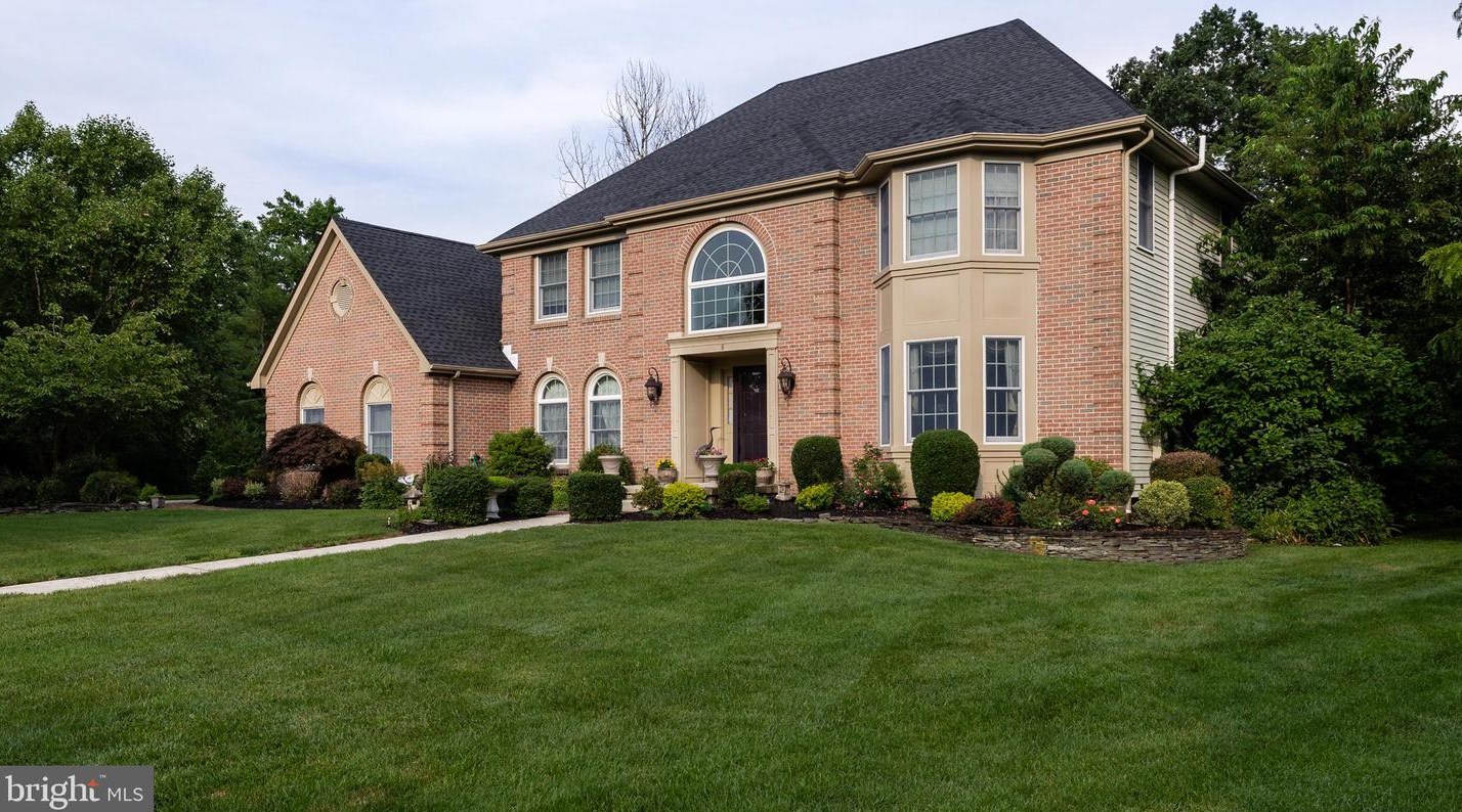 8 Windflower Ct, Mount Laurel, NJ 08054-5728