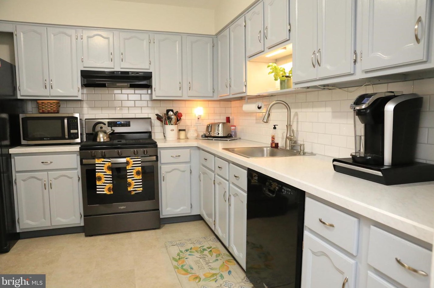 19 Berkshire Ct, Chesterfield, NJ 08505-3108