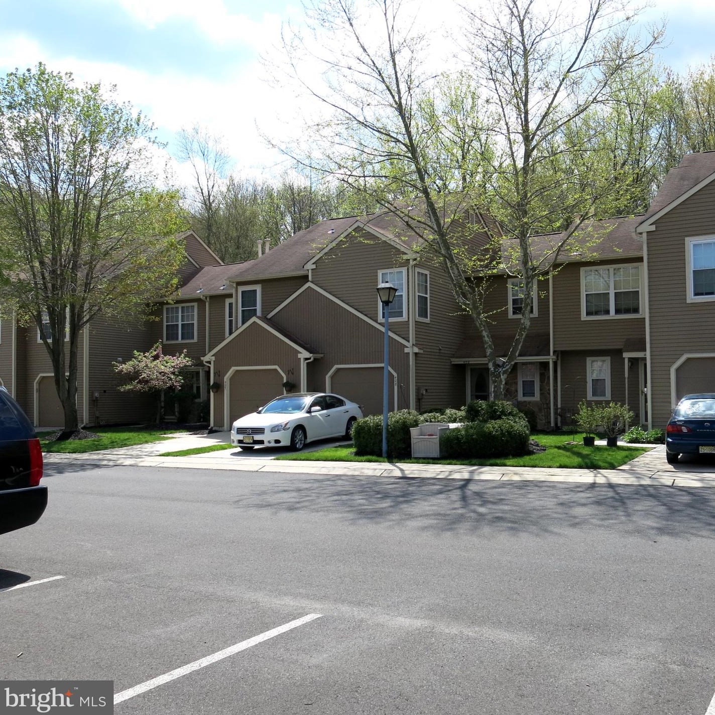 408 Jamestown Ct, Mount Laurel, NJ 08054-3721