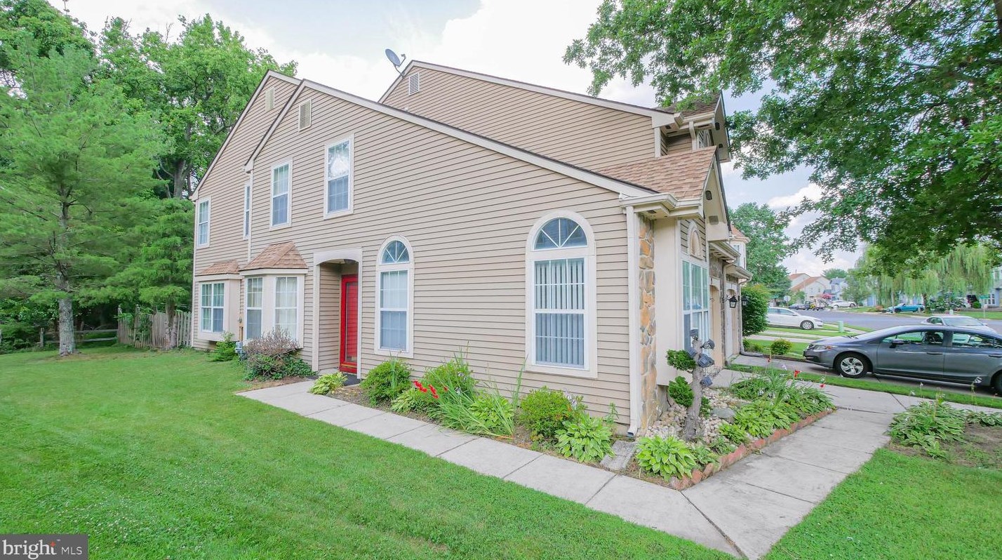 9 Eddlewood Pl, Mount Laurel, NJ 08054-2639