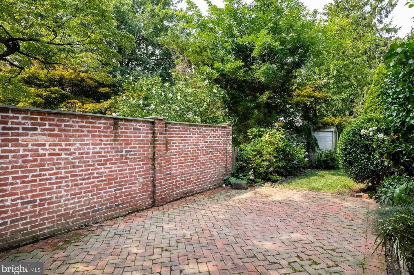 312 Elm St, Moorestown NJ  08057-3616 exterior