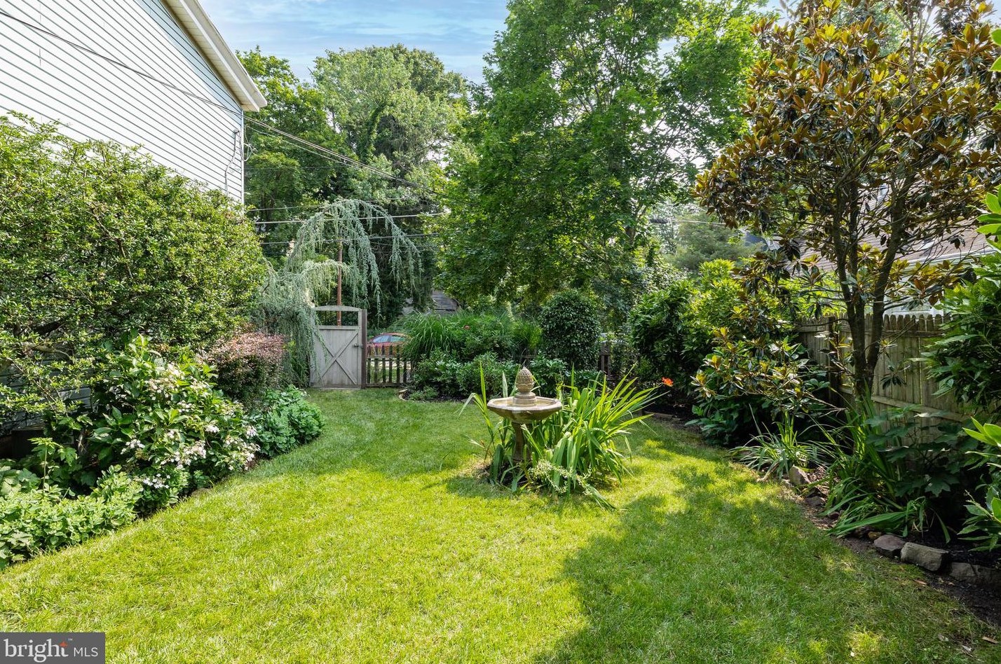 312 Elm St, Moorestown NJ  08057-3616 exterior