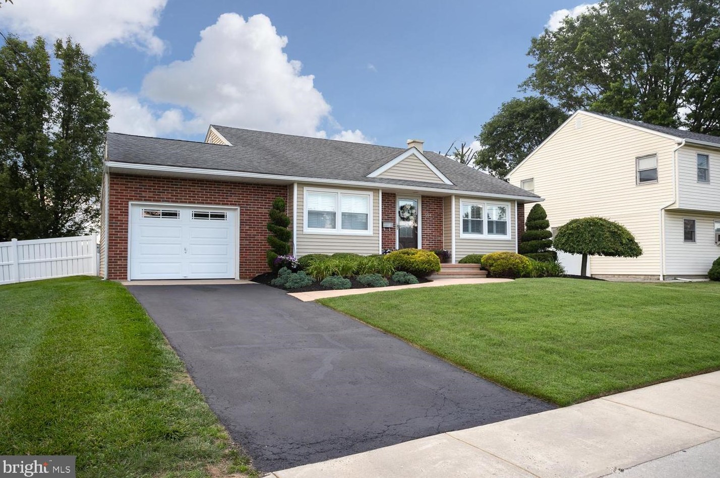 294 Cherry Ln, Chesterfield, NJ 08505-2706