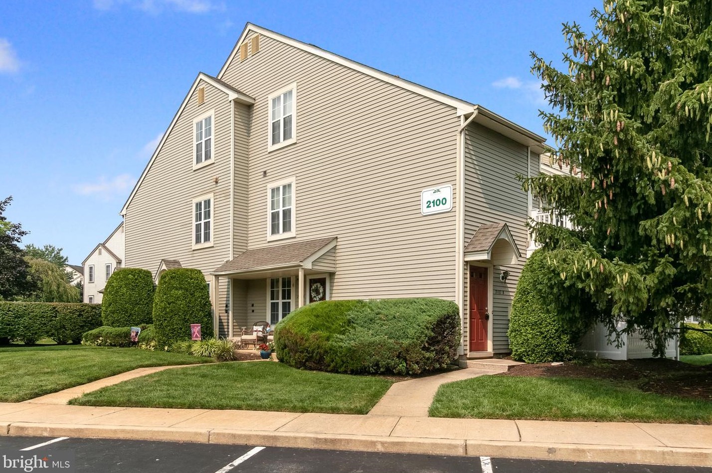 2102 Yarmouth Ln, Mount Laurel NJ  08054-6259 exterior