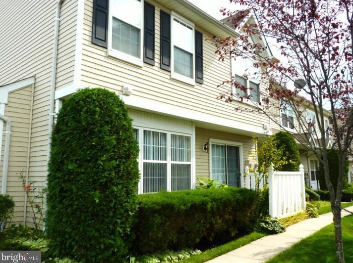 2505 Saxony Dr, Mount Laurel, NJ 08054