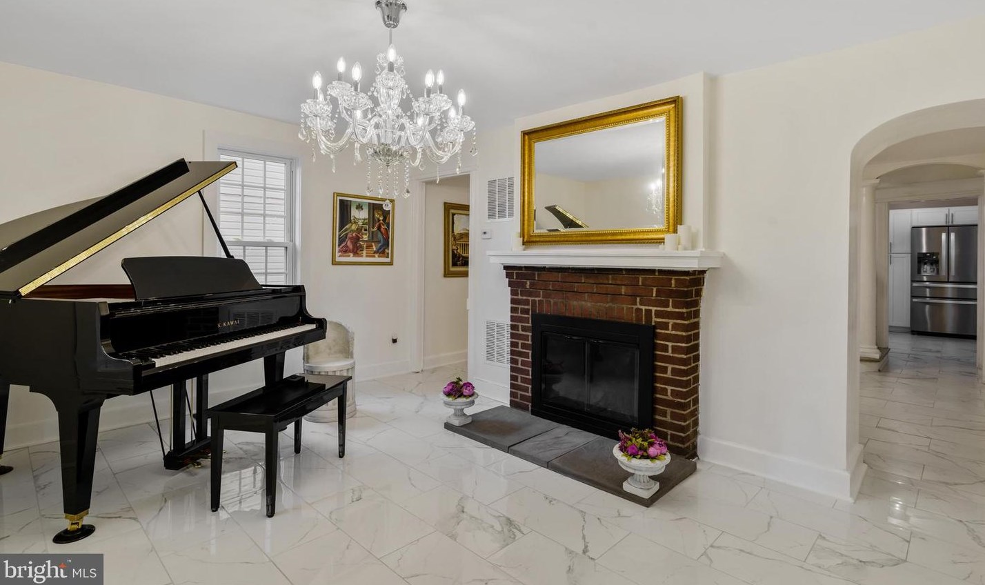 419 Church St, Moorestown NJ  08057-1742 exterior