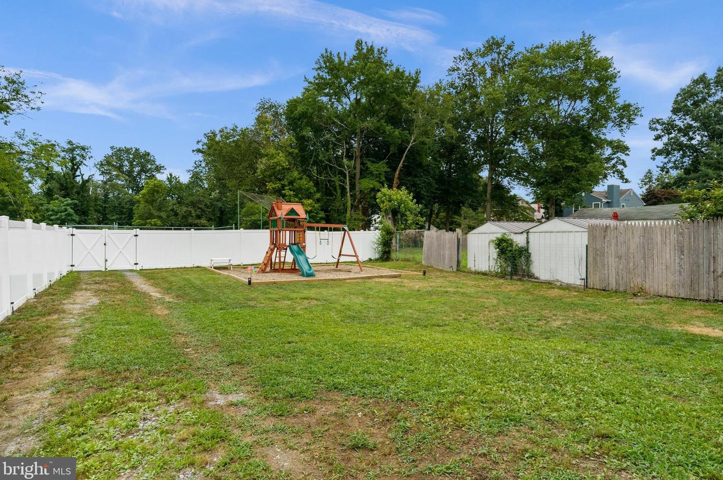 419 Church St, Moorestown NJ  08057-1742 exterior