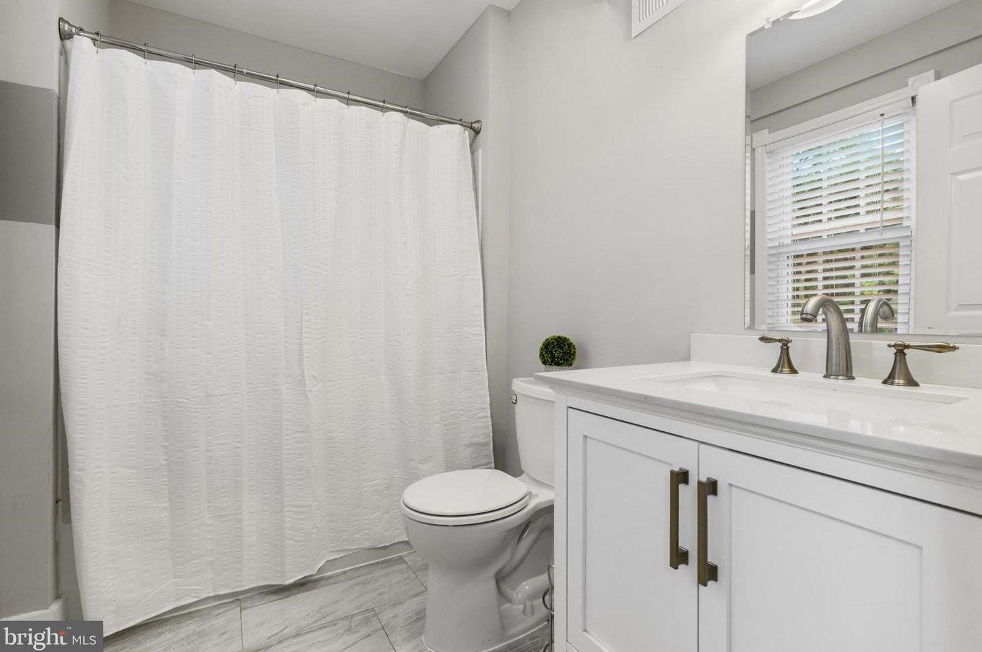 419 Church St, Moorestown NJ  08057-1742 exterior