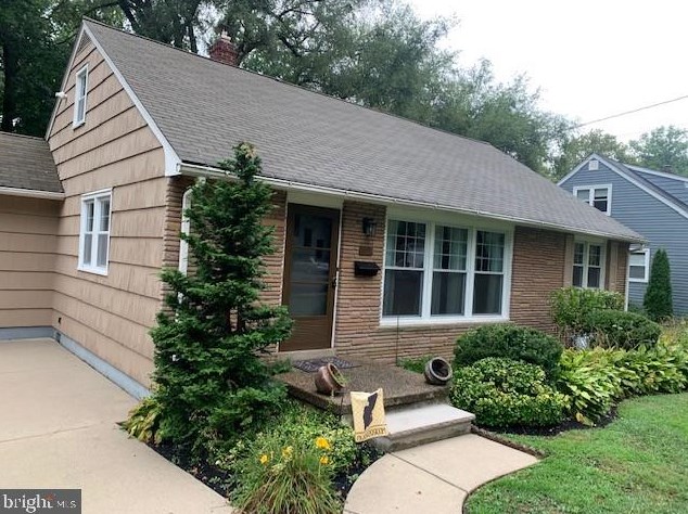 302 Washington Ave, Moorestown, NJ 08057-2452