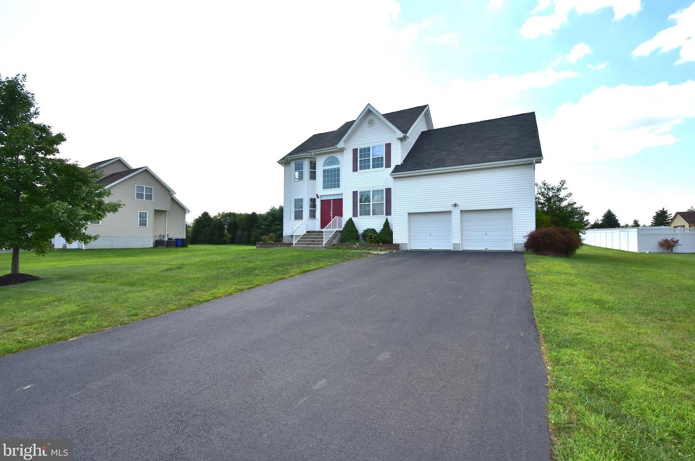 212 Eclipse Dr, Chesterfield, NJ 08505-2207