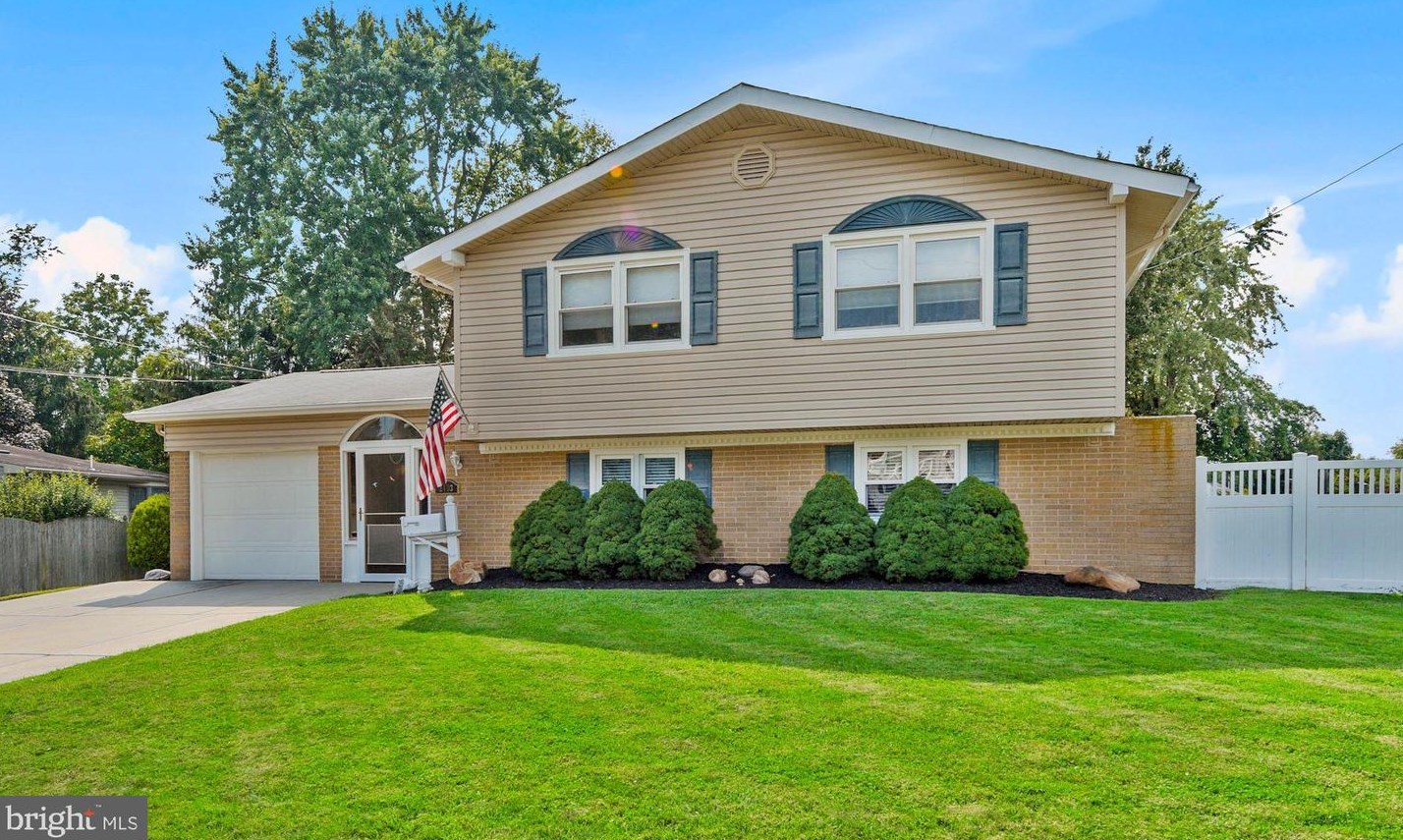 2403 Nassau Rd, Riverton, NJ 08077