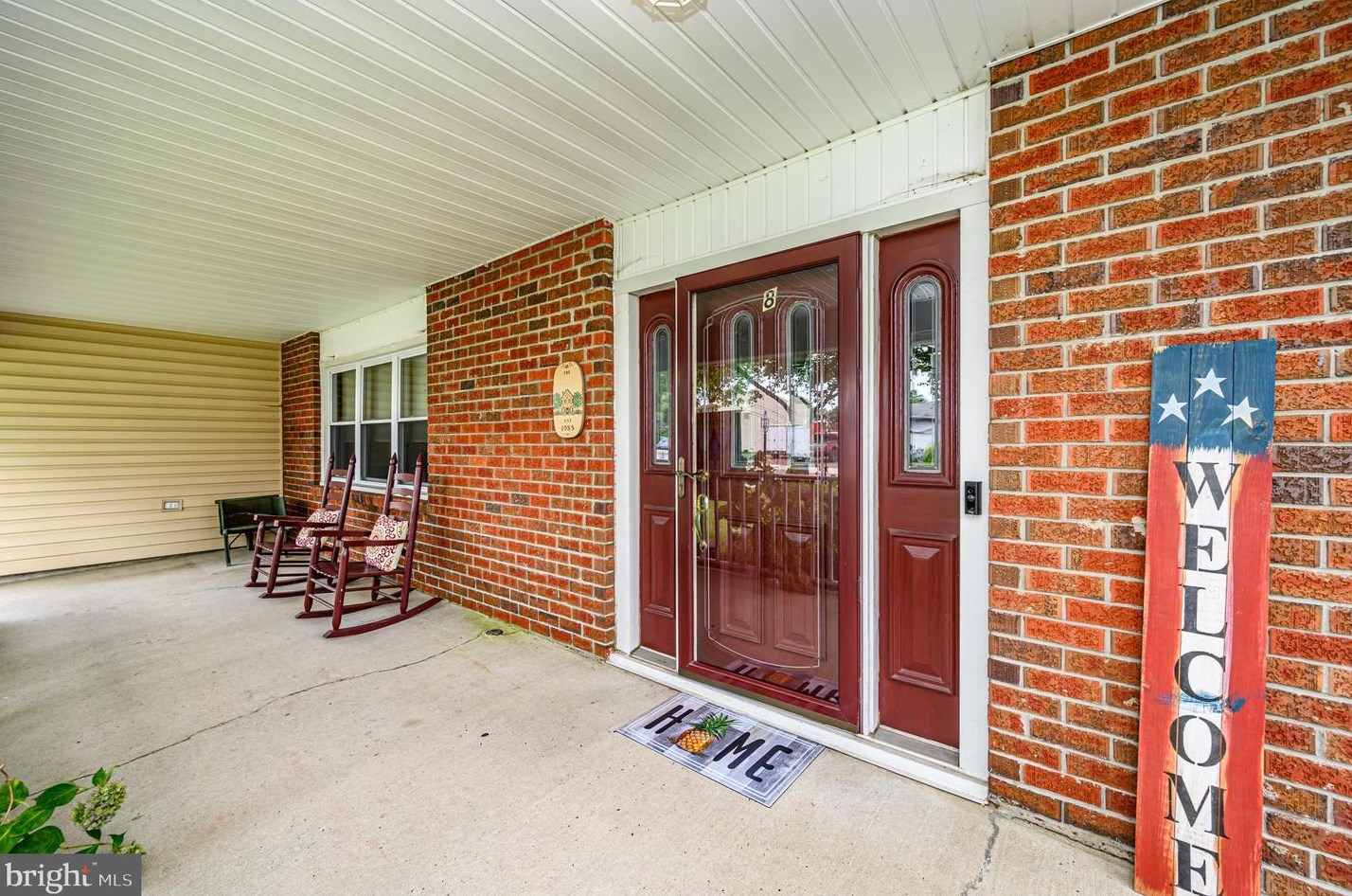 8 Constitution Dr, Chesterfield, NJ 08505-2518