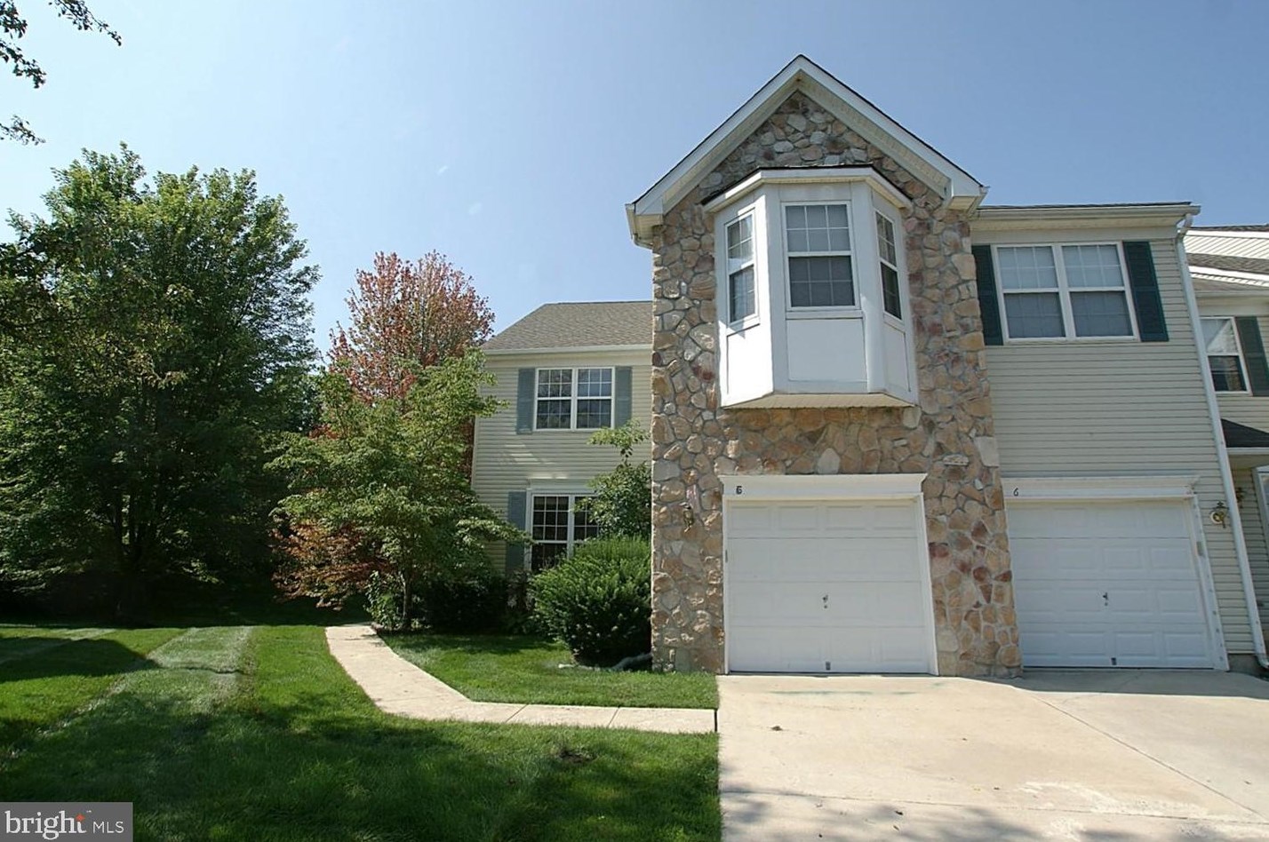 5 Dorset Ct, Chesterfield, NJ 08505-3177