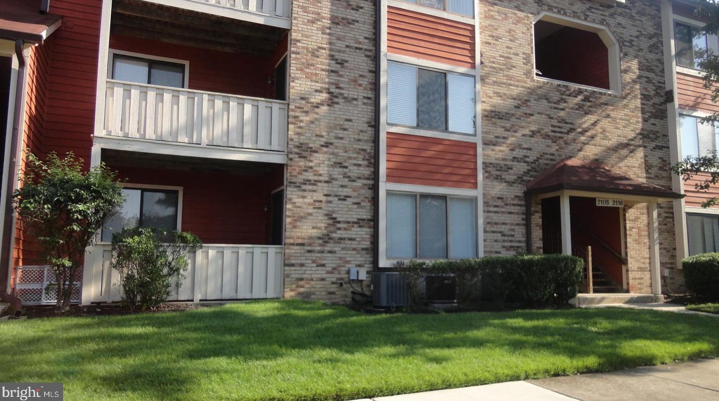 2105 Greenwood Ct, Mount Laurel NJ  08054-4230 exterior