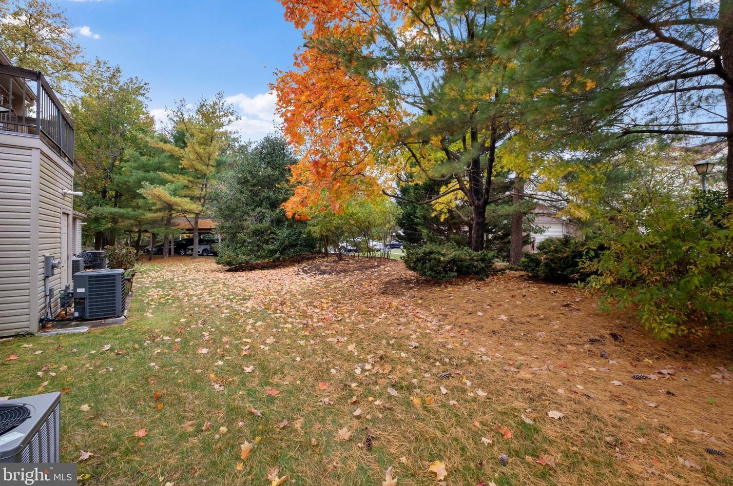 12 Tulip Ct, Mount Laurel NJ  08054-2561 exterior