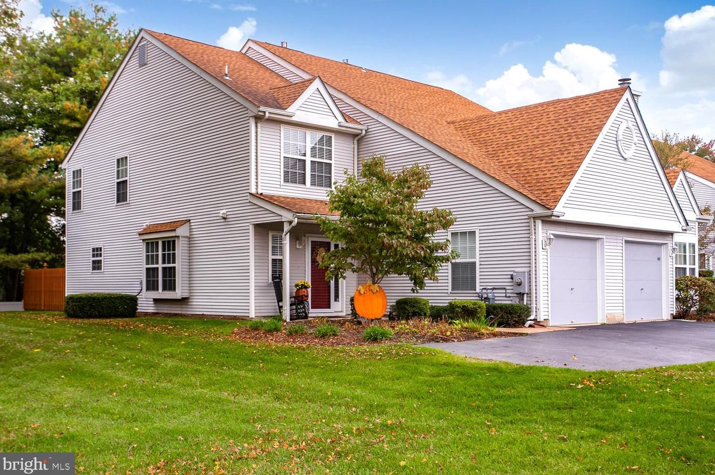 166 Birch Hollow Dr, Chesterfield, NJ 08505-4244