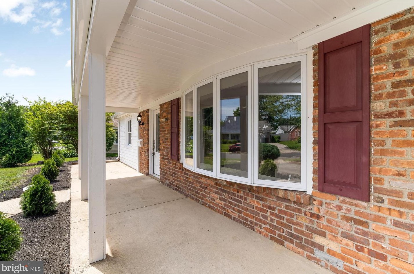 24 Galaxy Ln, Willingboro, NJ 08046