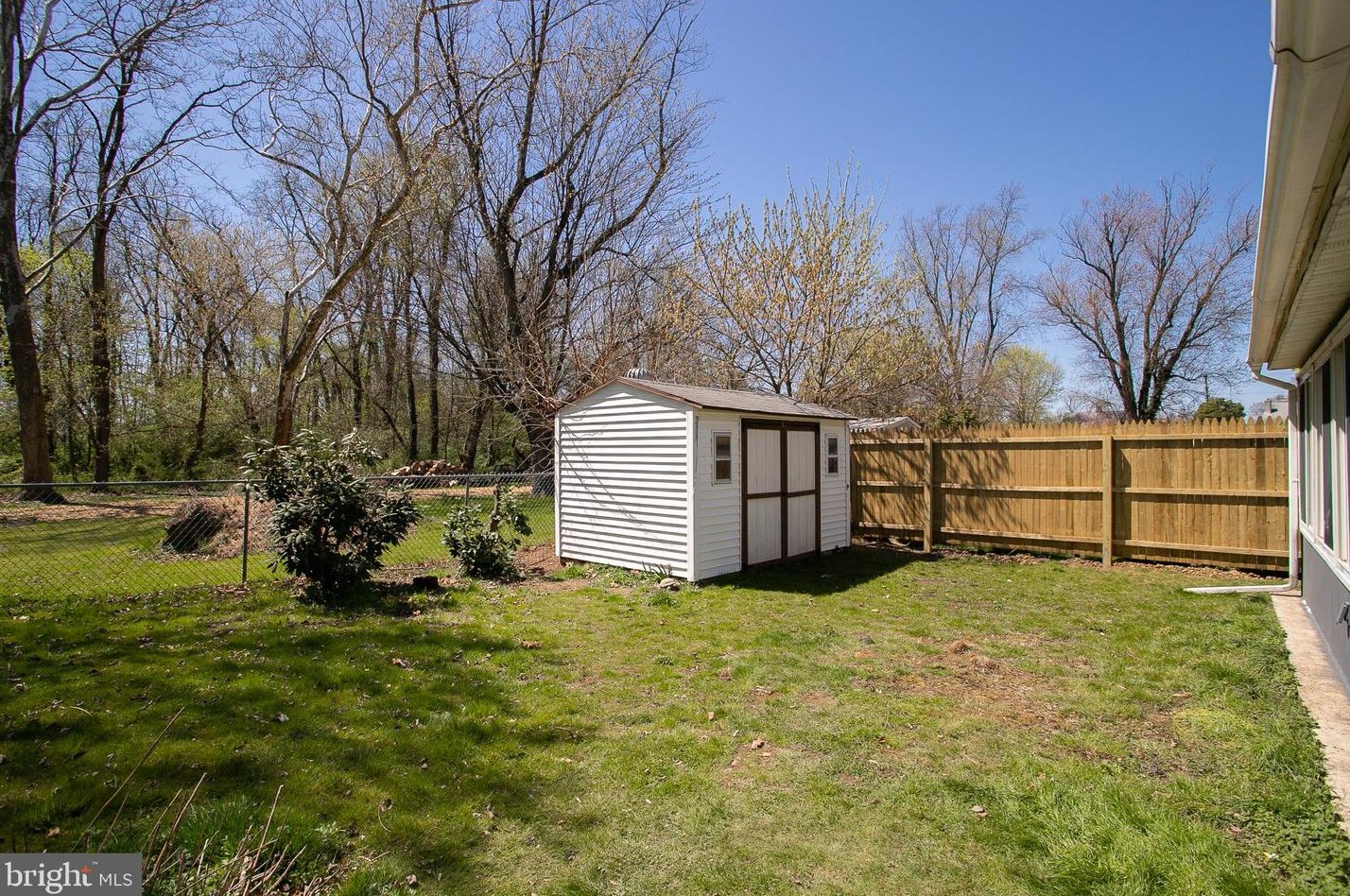 242 Delaware Ave, Chesterfield NJ  08505-1105 exterior
