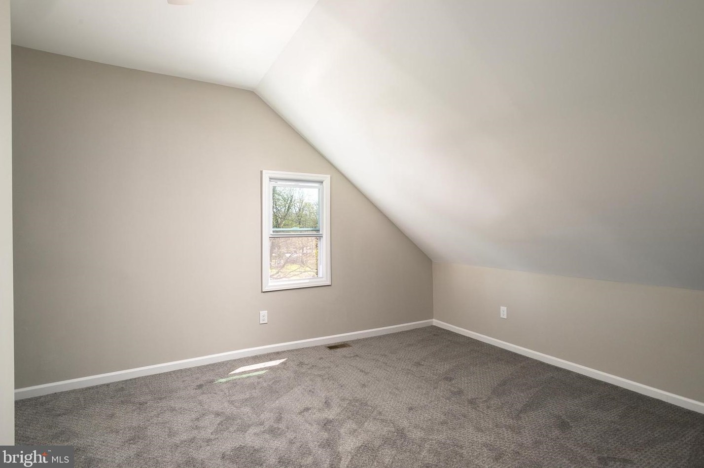 242 Delaware Ave, Chesterfield NJ  08505-1105 exterior