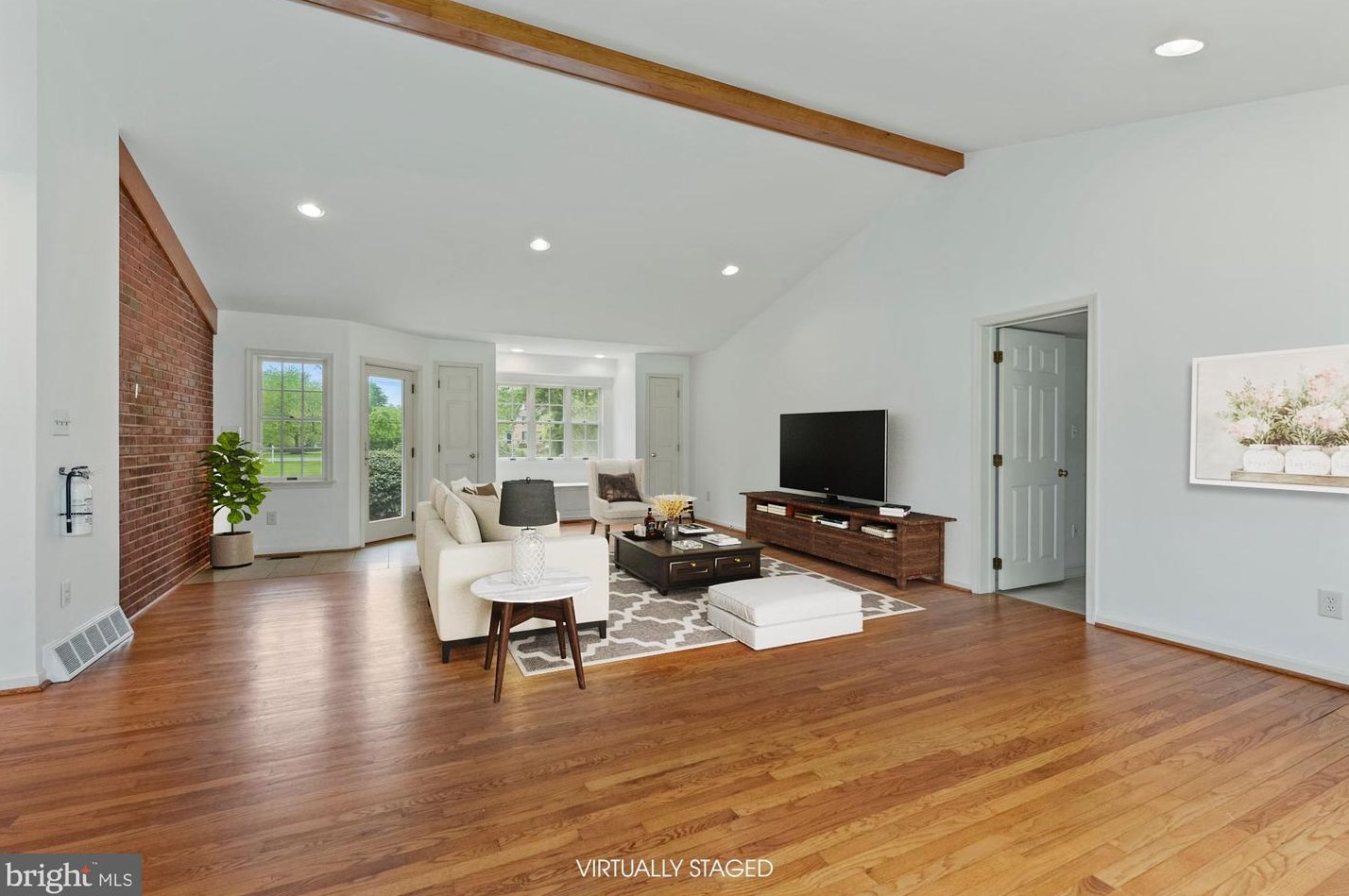 737 Riverton Rd, Moorestown, NJ 08057-1918