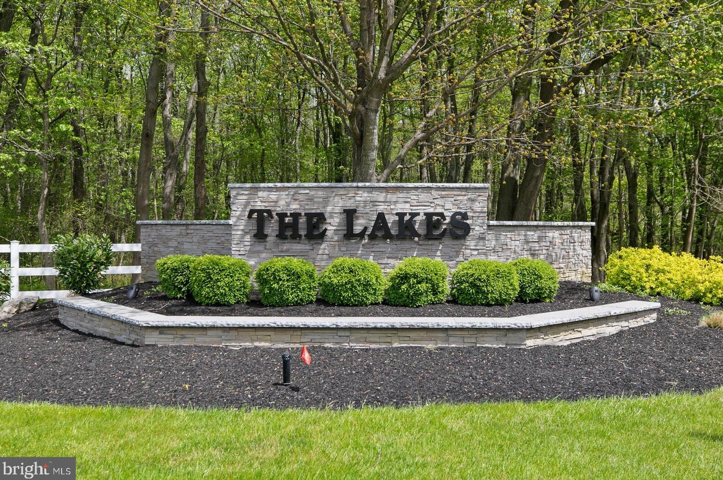 6 Eddlewood Pl, Mount Laurel, NJ 08054-2640