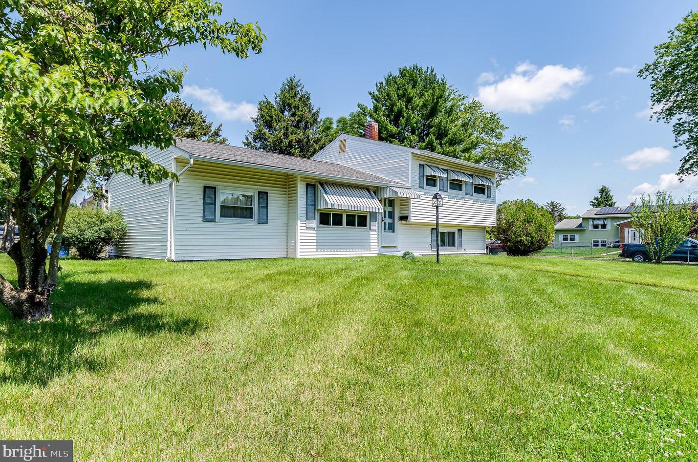 211 University Ave, Pemberton, NJ 08068-1760