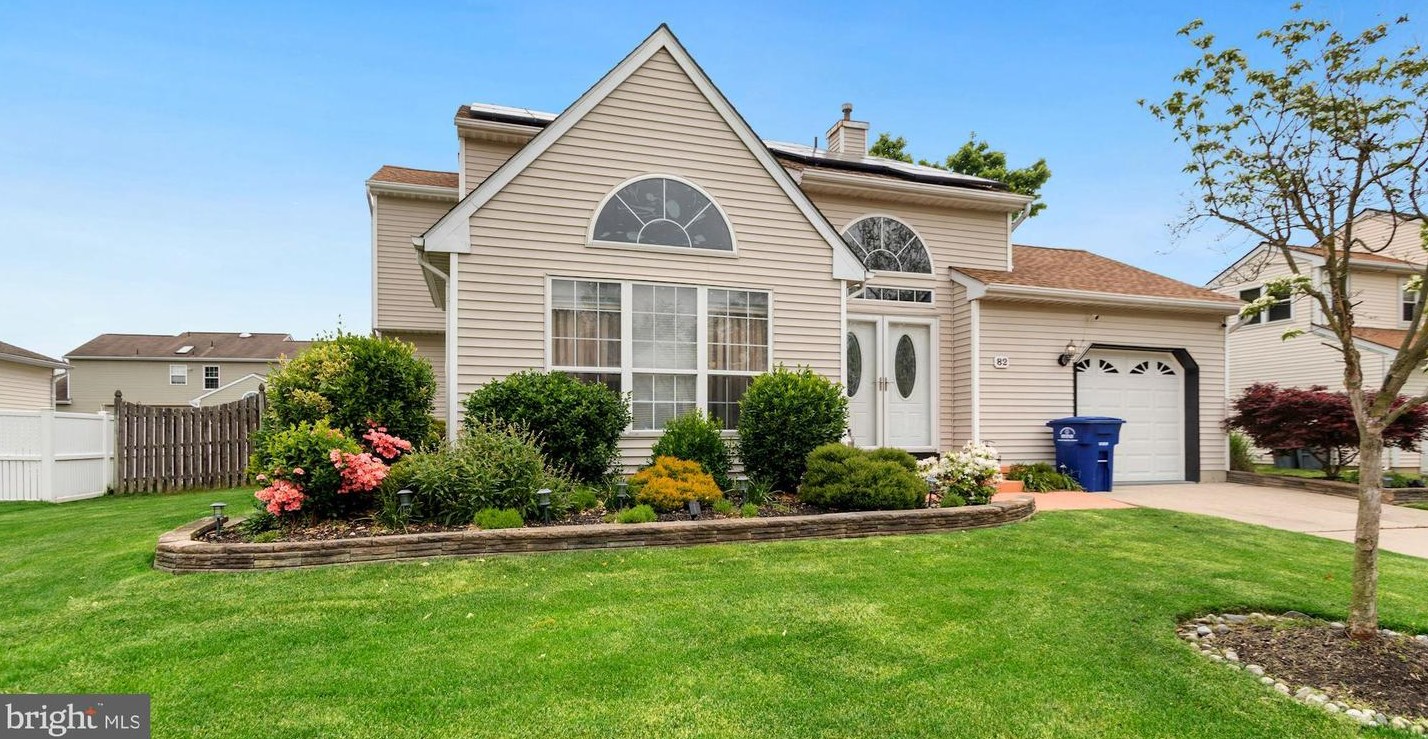 82 Jennifer Ln, Burlington, NJ 08016-1142
