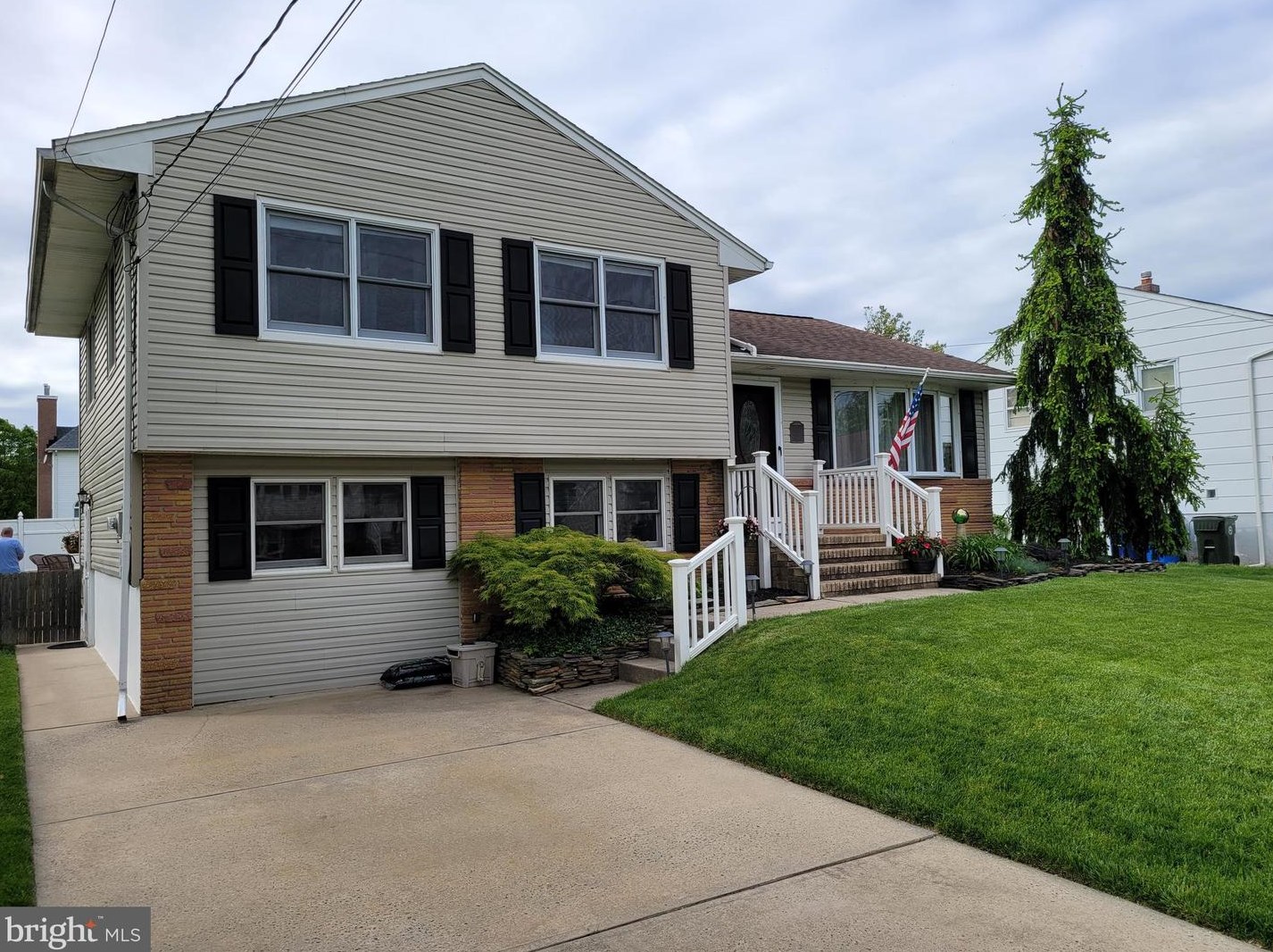 7 Lexington Rd, Chesterfield, NJ 08505-2407